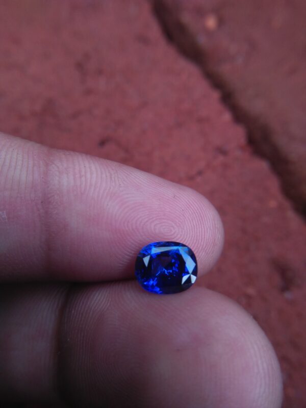 Ceylon Natural Blue Sapphire Unearthed from city of gem Ratnapura Sri Lanka. According to Vedic Astrology Blue Sapphire represents the planet of saturn. It is said that if blue sapphire gemstone gives good effects to wearer can achieve huge success in life.