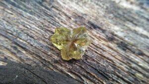 🇱🇰 CEYLON Natural Chrysoberyl Crystal 12.5mm x 10mm x 5mm dimensionstone unearthed from city of gem Ratnapura Mineral Sri Lanka Crysoberyl Crystal is the rare crystal type of gemstone family.