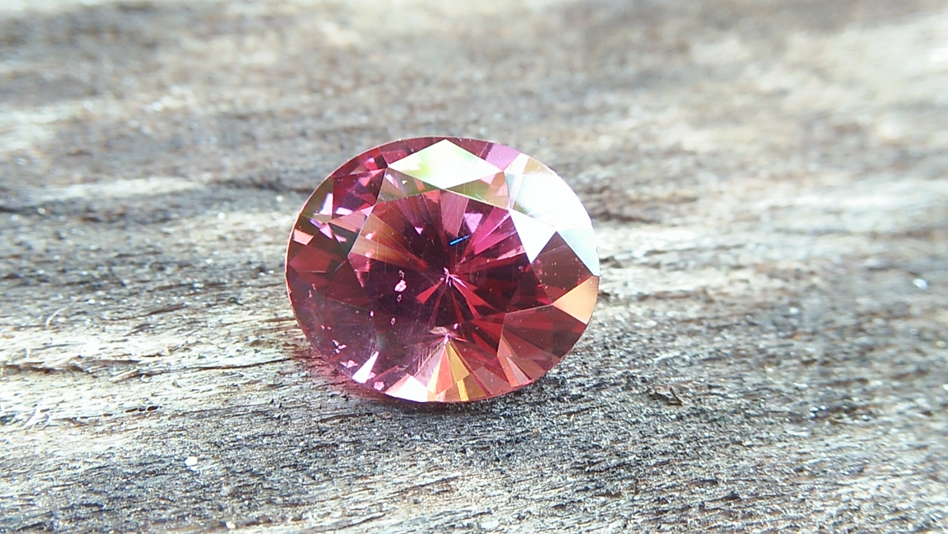 Natural Colour Change Garnet Weight: 3.19Cts Dimension: 9.7mm x 8.31mm x 5.8mm Colour: changing colors Brown, Brownish purple, Orangy Red Clarity : SI Birthstone : January Treatment : None/ Natural