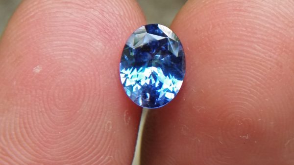 Sapphire is the birthstone for September NATURAL BLUE SAPPHIRE Shape : Ovel Cut : Flower Dimension : 7.5 mmx 5.9 mm x 3.4 mm Weight : 1.14 Cts Clarity : SI Colour : Blue Transparency : Transparent Tteatment : Unheated/ Natural Origin : Sri Lanka