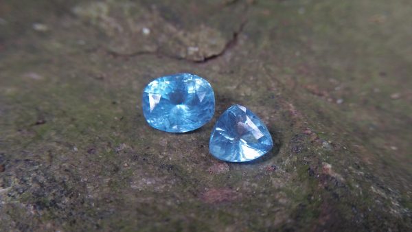 NATURAL AQUAMARINE Shape : Cution/ Triangle Clarity : SI Treatment : Natural/Unheated Weight : 1.50cts/ 3.15Cts Dimension : 9.9mm x 8mm x 6.5mm 7.9mm x 7.7mm x 4.9mm Colour : Bluish Green Gemstones direct from the source