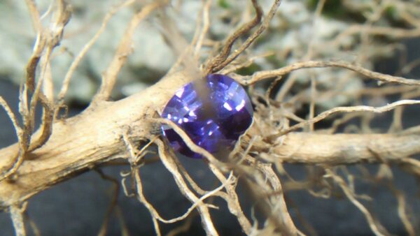 Ceylon Natural Colour Change Sapphire Shape : Cushion Colour : C.C from Violet to Purple Weight : 0.55Cts Dimension : 5.3 x 4.4 x 3.0 mm Treatment : Unheated 变色蓝宝石 重量 : 0.55卡拉   尺寸 : 5.3 x 4.4 x 3.0 mm 颜色 : 紫罗兰色，紫色 透明 : 好透明  形状 : 垫形 治療：没有加热 • CSL - Colored Stone Laboratory Certified ( GIA Alumni Association Member ) • CSL Memo No : ODCB693A4671