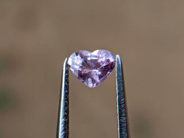 16_Natural pink sapphire heartsri lanka danu group Gemstones