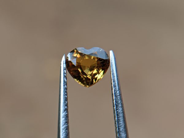 17_Natural yellow sapphire heart sri lanka danu group Gemstones_compress17