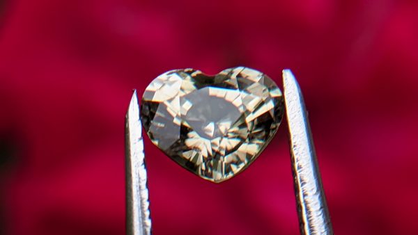 1_Natural green sapphire heart danu group Gemstones_compress18