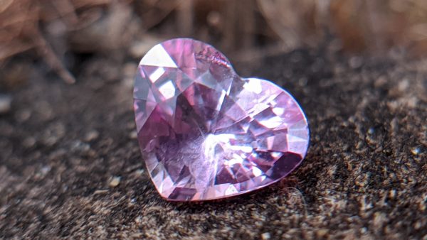 1_Natural pink sapphire heartsri lanka danu group Gemstones_compress83