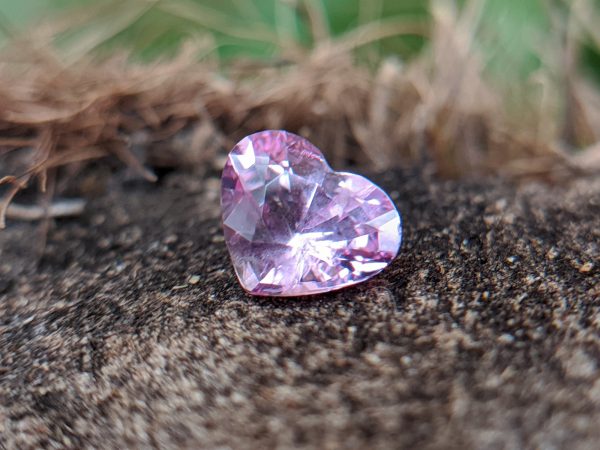 3_Natural pink sapphire heartsri lanka danu group Gemstones_compress2