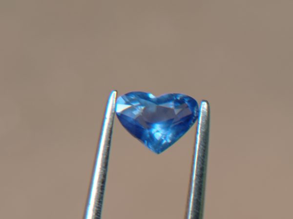 5_Natural blue Sapphire from Danu Group Gemstones 01_compress64