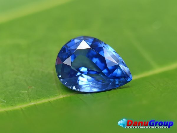 Ceylon Natural Blue Sapphire Cornflower Blue Drop Shape Gemstone - danugroup.lk