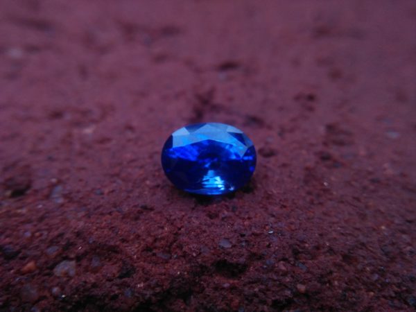 Ceylon Blue Sapphire Dimension : 7mm x 9.8mm x 5.5mm Weight : 3.10Cts Shape : Ovel Colour : Blue Clarity : Clean Treatment : Heated Mineral : Ratnapura Sri Lanka