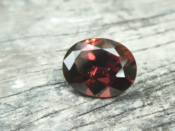 Ceylon Natural Hyacinth Zircon Dimension : 10mm x 8.2mm x 5.2mm Weight : 3.80Cts Shape : Ovel Colour : Zircon Treatment : Unheated / Natural Mineral : Ratnapura, Sri Lanka