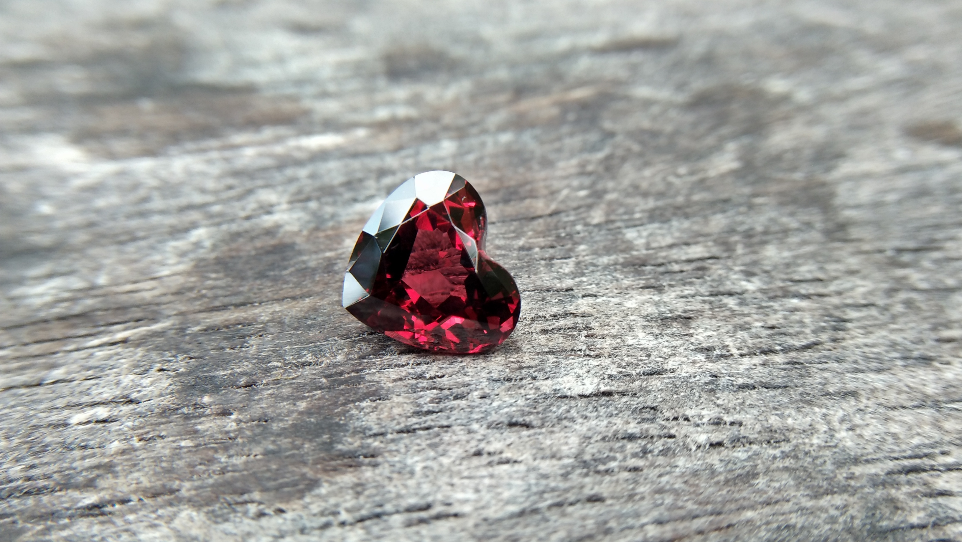Ceylon Natural Almandine Garnet Dimension : 9.1mm x 10.2mm x 5.7mm Weight : 4.05cts Shape : Heart Colour : Red Treatment : Unheated / Natural Mineral : Ratnapura, Sri Lanka