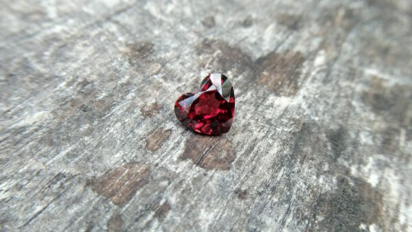 Ceylon Natural Almandine Garnet Dimension : 9.1mm x 10.2mm x 5.7mm Weight : 4.05cts Shape : Heart Colour : Red Treatment : Unheated / Natural Mineral : Ratnapura, Sri Lanka