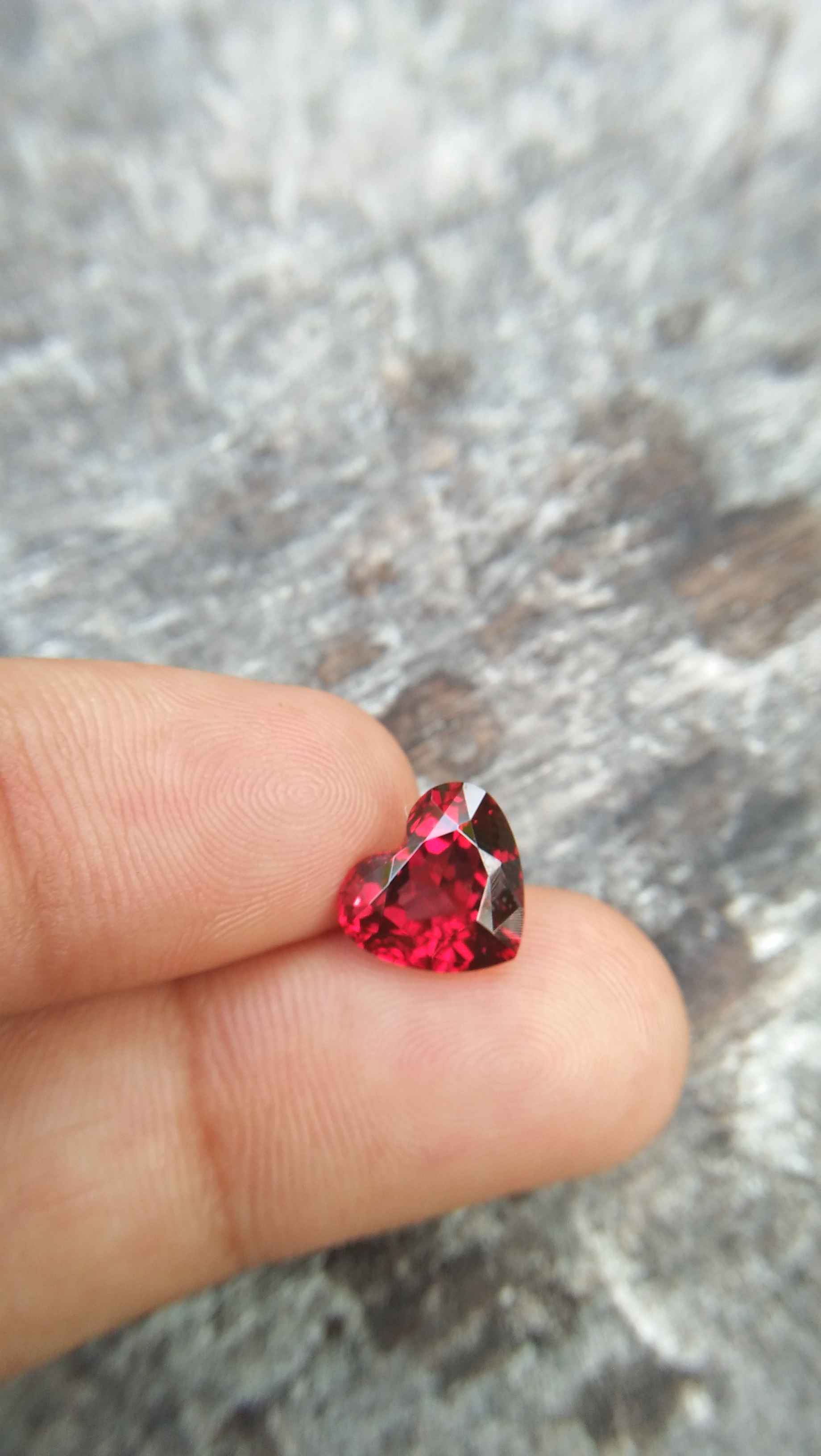 Ceylon Natural Almandine Garnet Dimension : 9.1mm x 10.2mm x 5.7mm Weight : 4.05cts Shape : Heart Colour : Red Treatment : Unheated / Natural Mineral : Ratnapura, Sri Lanka