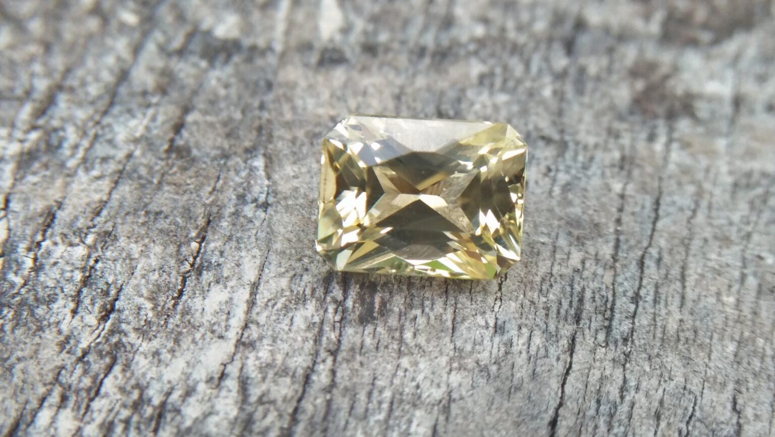 Ceylon Natural “Mild 🍋 Lemon” Sapphire. The term derives from the colour of mild lemon jin. It’s 6.4mm x 5.1mm x 3.1mm dimension Stone unearthed from city of gem Ratnapura Sri Lanka Mild lemon 🍋 Sapphire attracts wealth and brings prosperity to the home. It stimulates the intellect and improves overall focus, enhancing wisdom.