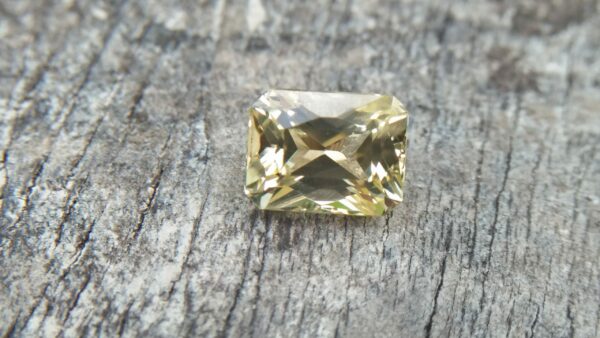 Ceylon Natural “Mild 🍋 Lemon” Sapphire. The term derives from the colour of mild lemon jin. It’s 6.4mm x 5.1mm x 3.1mm dimension Stone unearthed from city of gem Ratnapura Sri Lanka Mild lemon 🍋 Sapphire attracts wealth and brings prosperity to the home. It stimulates the intellect and improves overall focus, enhancing wisdom.