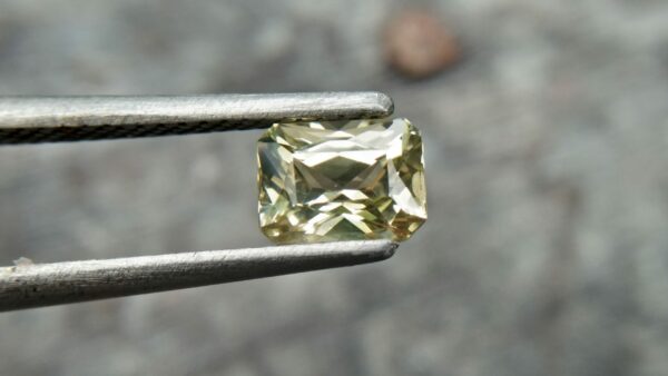 Ceylon Natural “Mild 🍋 Lemon” Sapphire. The term derives from the colour of mild lemon jin. It’s 6.4mm x 5.1mm x 3.1mm dimension Stone unearthed from city of gem Ratnapura Sri Lanka Mild lemon 🍋 Sapphire attracts wealth and brings prosperity to the home. It stimulates the intellect and improves overall focus, enhancing wisdom.