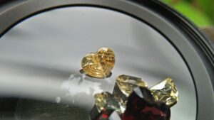 Ceylon Natural Yellow Sapphire Heart Weight : 1.05cts Dimension : 6.2mm x 7.5mm x 3.2mm Shape : Heart Colour : Yellow Treatments : Unheated/ Natural