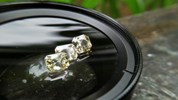 Ceylon Natural "Mild 🍋 Lemon" Sapphires The term derives from the colour of mild lemon jin. Mild lemon 🍋 Sapphire attracts wealth and brings prosperity to the home. It stimulates the intellect and improves overall focus, enhancing wisdom. 👑👑👑👑👑👑👑👑👑👑👑👑 Sapphire is a 5th and a 45th Anniversary gemstone. Known as the "wisdom stone". It releases mental tension, depression, unwanted thoughts and spiritual confusion. Sapphire treats blood disorders, combatting excessive bleeding and strengthening the walls of the veins