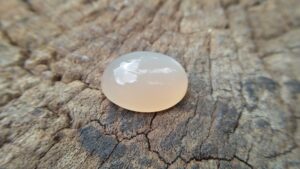 🇱🇰 Ceylon Natural Moonstone Cats Eye Creamy Colour, 25.35cts, 22.5mm x 17.1mm x 9.1mm dimension stone unearthed from City of gem Ratnapura mineral Sri Lanka https://youtu.be/enDhTpVRggE