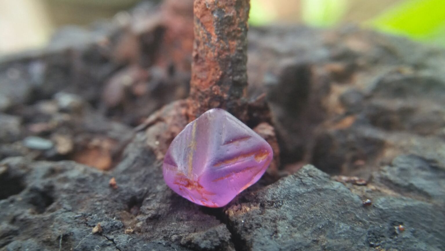 Trigon ฮ ๐ Fresh from the mineral ยฎ ๐ฑ๐ฐ CEYLON Natural spinel Crystal with trigon , 7.5mm x 6.1mm x 5.3mm dimension stone unearthed from city of gem Ratnapura Sri Lanka