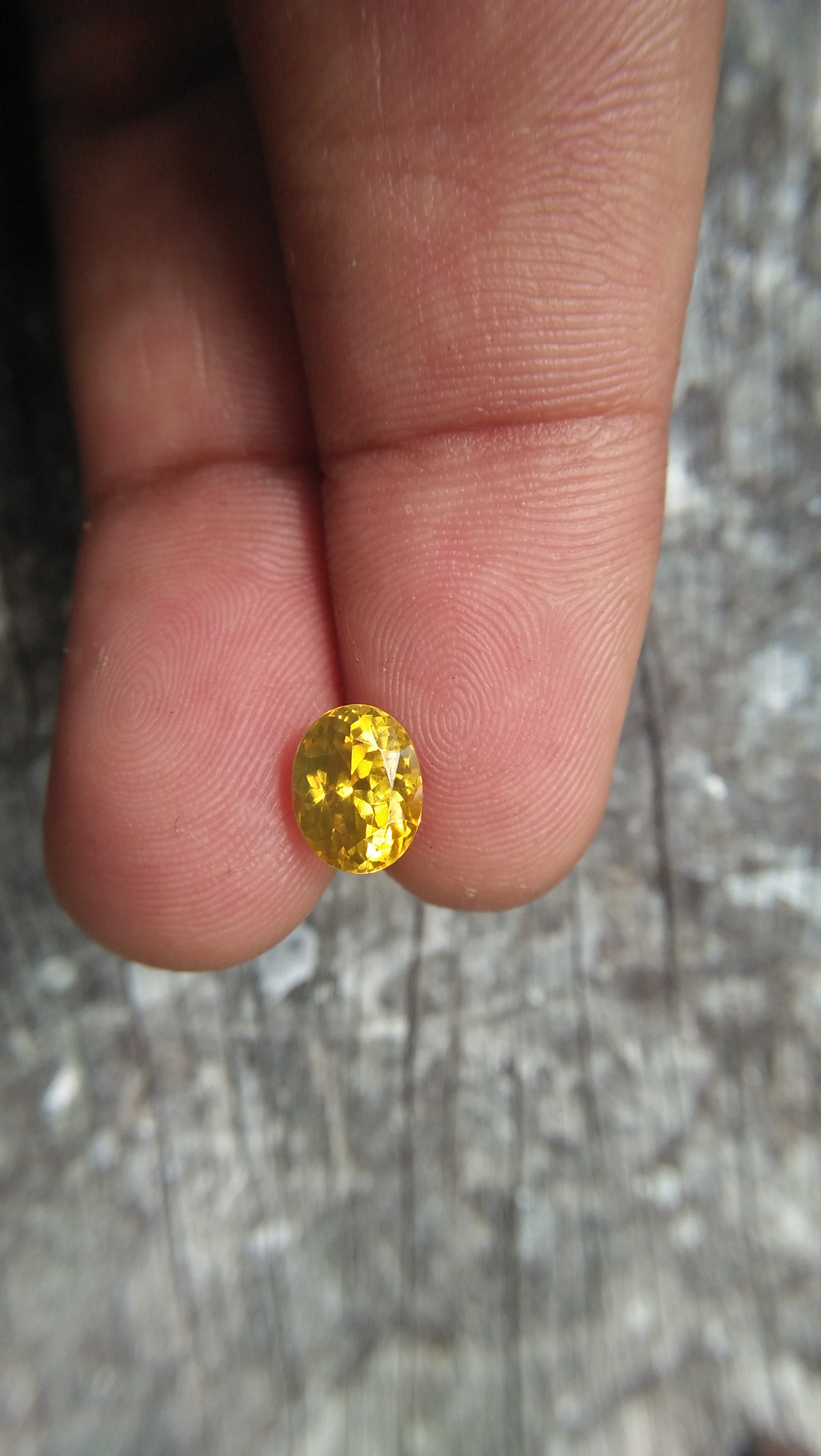 Ceylon Natural Melichrysos, Golden Yellow Zircon Shape : Ovel Shape Colour : Greenish Golden yellow Weight : 2.25Cts Dimension : 7.2mm x 6.1mm x 5.1mm Clarity : Clean stone Mineral : City of Gem Ratnapura Sri Lanka