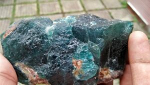 " Grandidierite " Rare mineral Specimen, Weight : 400g Mineral : Madagascar C/F -: (Mg,Fe2+)Al3(BO3)(SiO4)O2 This is Orthorhombic crystal system, Nesosilicate mineral from Madagascar