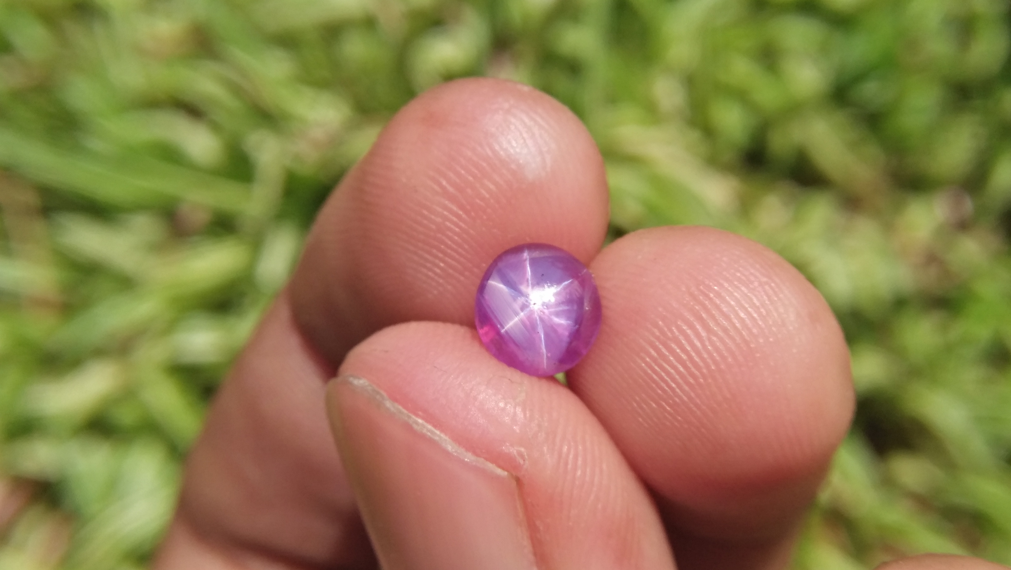 Ceylon Natural Star Pink Sapphire Dimension -: 6.5mm x 6.7mm x 5.30mm Weight -: 2.45Cts Mineral -: Ratnapura, Sri Lanka Treatment -: Unheated/Natural Colour -: Pink Clarity -: SI Clarity
