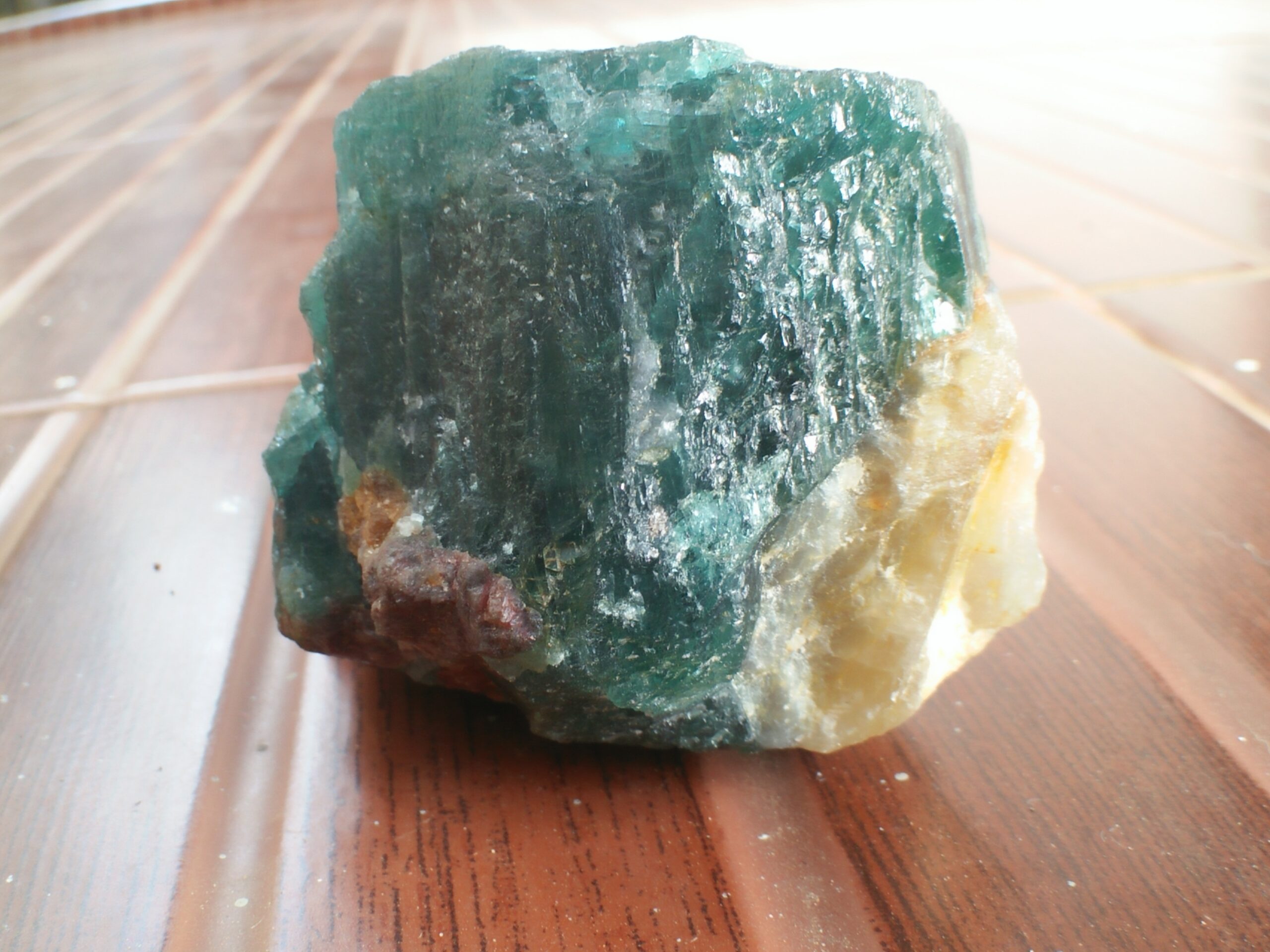 " Grandidierite " Rare mineral Specimen, Weight : 400g Mineral : Madagascar Treatment : Unheated/ Natural Chemical Formula : (Mg,Fe2+)Al3(BO3)(SiO4)O2 This is Orthorhombic crystal system, Nesosilicate mineral from Madagascar