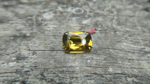 Ceylon Natural Melichrysos Weight : 6.85Cts Dimension : 12.1mm x 9.1mm x 5.9mm Colour : Greenish Yellow Treatment : Unheated/ Natural Clarity : Clean Mineral : Ratnapura Sri Lanka
