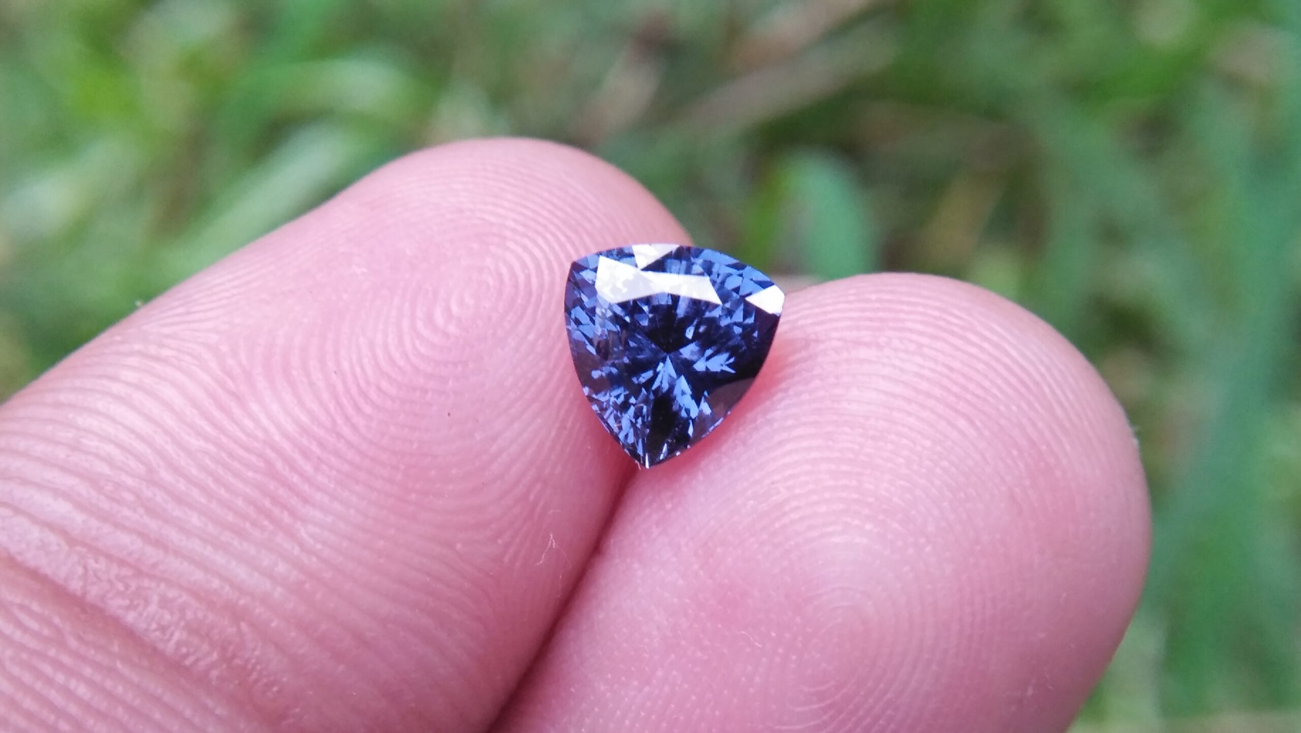 Natural Blue Spinel Shape : Trillion Clarity : Very Clean Treatment : Natural/Unheated Dimension : 6.5mm x 4.8mm Weight : 1.35Cts Colour : Blue