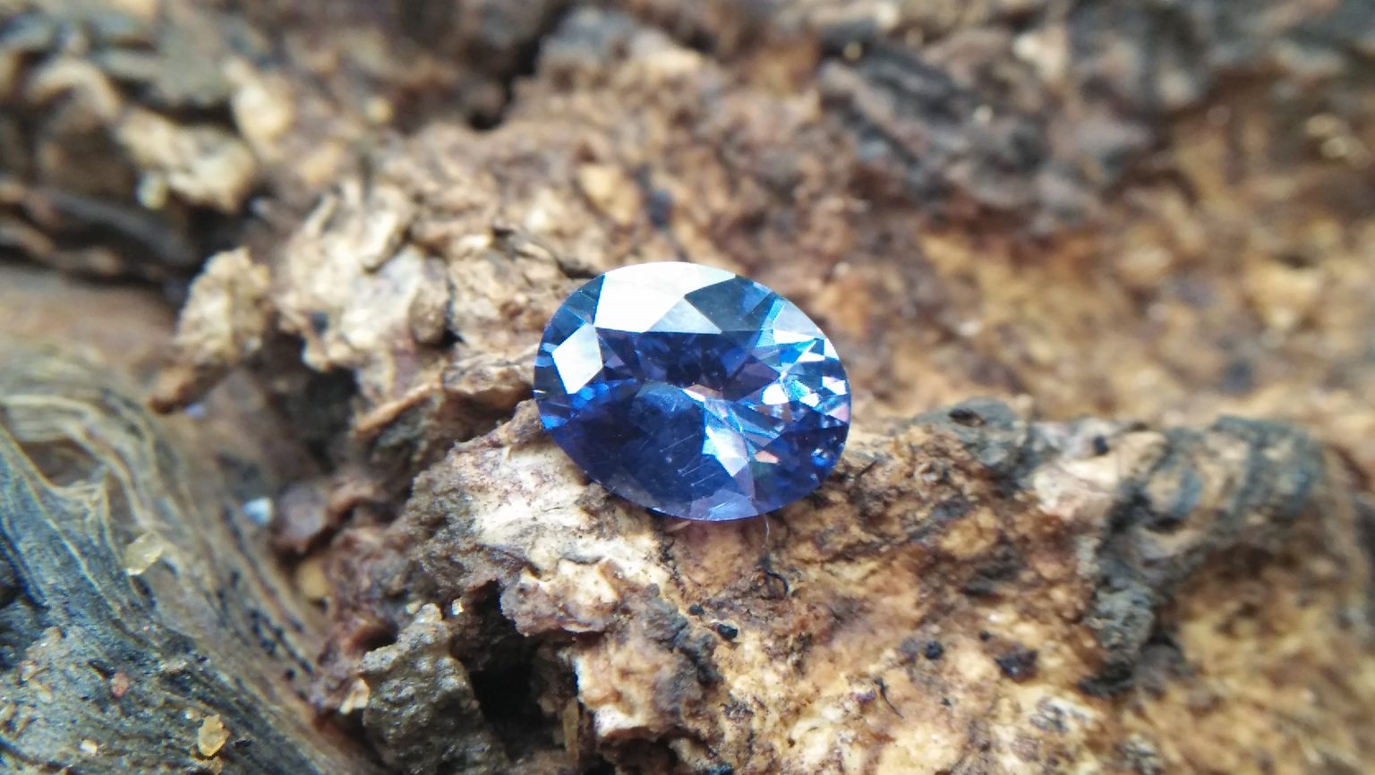 Spinel is a great stone for workaholics, it helps to release stress and worry whilst replenishing depleted energy. Spinel is connected with energy renewal, with overcoming tough circumstances, and with your body and mind’s rejuvenation. Spinel is the magnesium aluminium member of the larger spinel group of minerals. It has the formula MgAl₂O₄ in the cubic crystal system. Its name comes from Latin "spina". Balas ruby is an old name for a rose-tinted variety of spinel Spinel is generally highly sought after by gemconnoisseurs, and well-formed spinel crystals are in high demand among collectors. Spinelcomes in a variety of colors, but the most commercially important are red ,blue, and pink.