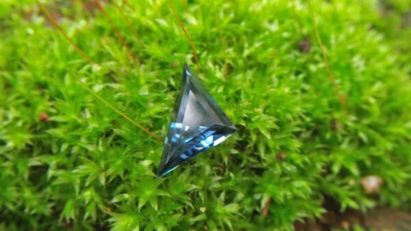 Spinel is a great stone for workaholics, it helps to release stress and worry whilst replenishing depleted energy. Spinel is connected with energy renewal, with overcoming tough circumstances, and with your body and mind’s rejuvenation. Spinel is the magnesium aluminium member of the larger spinel group of minerals. It has the formula MgAl₂O₄ in the cubic crystal system. Its name comes from Latin "spina". Balas ruby is an old name for a rose-tinted variety of spinel Spinel is generally highly sought after by gemconnoisseurs, and well-formed spinel crystals are in high demand among collectors. Spinelcomes in a variety of colors, but the most commercially important are red ,blue, and pink.