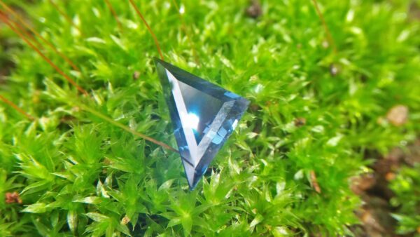 Spinel is a great stone for workaholics, it helps to release stress and worry whilst replenishing depleted energy. Spinel is connected with energy renewal, with overcoming tough circumstances, and with your body and mind’s rejuvenation. Spinel is the magnesium aluminium member of the larger spinel group of minerals. It has the formula MgAl₂O₄ in the cubic crystal system. Its name comes from Latin "spina". Balas ruby is an old name for a rose-tinted variety of spinel Spinel is generally highly sought after by gemconnoisseurs, and well-formed spinel crystals are in high demand among collectors. Spinelcomes in a variety of colors, but the most commercially important are red ,blue, and pink.