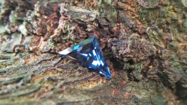 Spinel is a great stone for workaholics, it helps to release stress and worry whilst replenishing depleted energy. Spinel is connected with energy renewal, with overcoming tough circumstances, and with your body and mind’s rejuvenation. Spinel is the magnesium aluminium member of the larger spinel group of minerals. It has the formula MgAl₂O₄ in the cubic crystal system. Its name comes from Latin "spina". Balas ruby is an old name for a rose-tinted variety of spinel Spinel is generally highly sought after by gemconnoisseurs, and well-formed spinel crystals are in high demand among collectors. Spinelcomes in a variety of colors, but the most commercially important are red ,blue, and pink.
