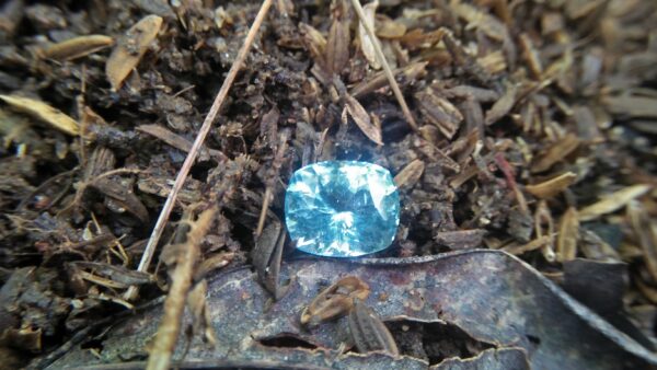 Aquamarine is a color variety of the mineral beryl. Beryl is a mineral composed of beryllium aluminium cyclosilicate with the chemical formula Be₃Al₂. Well-known varieties of beryl include emerald and aquamarine. Naturally occurring, hexagonal crystals of beryl can be up to several meters in size, but terminated crystals are relatively rare. Hardness : 7.5 – 8 Crystal system : Hexagonal Specific gravity : Average 2.76 Optical properties : Uniaxial (-) Refractive index : nω = 1.564–1.595 nε = 1.568–1.602 Healings of Aquamarine, Aquamarine Heals emotional trauma, Cools high temper and conflict, Relieves stress, helps get in touch with suppressed emotions, Brings peace, Clears the mind, Calms the heart and many healing in this stone