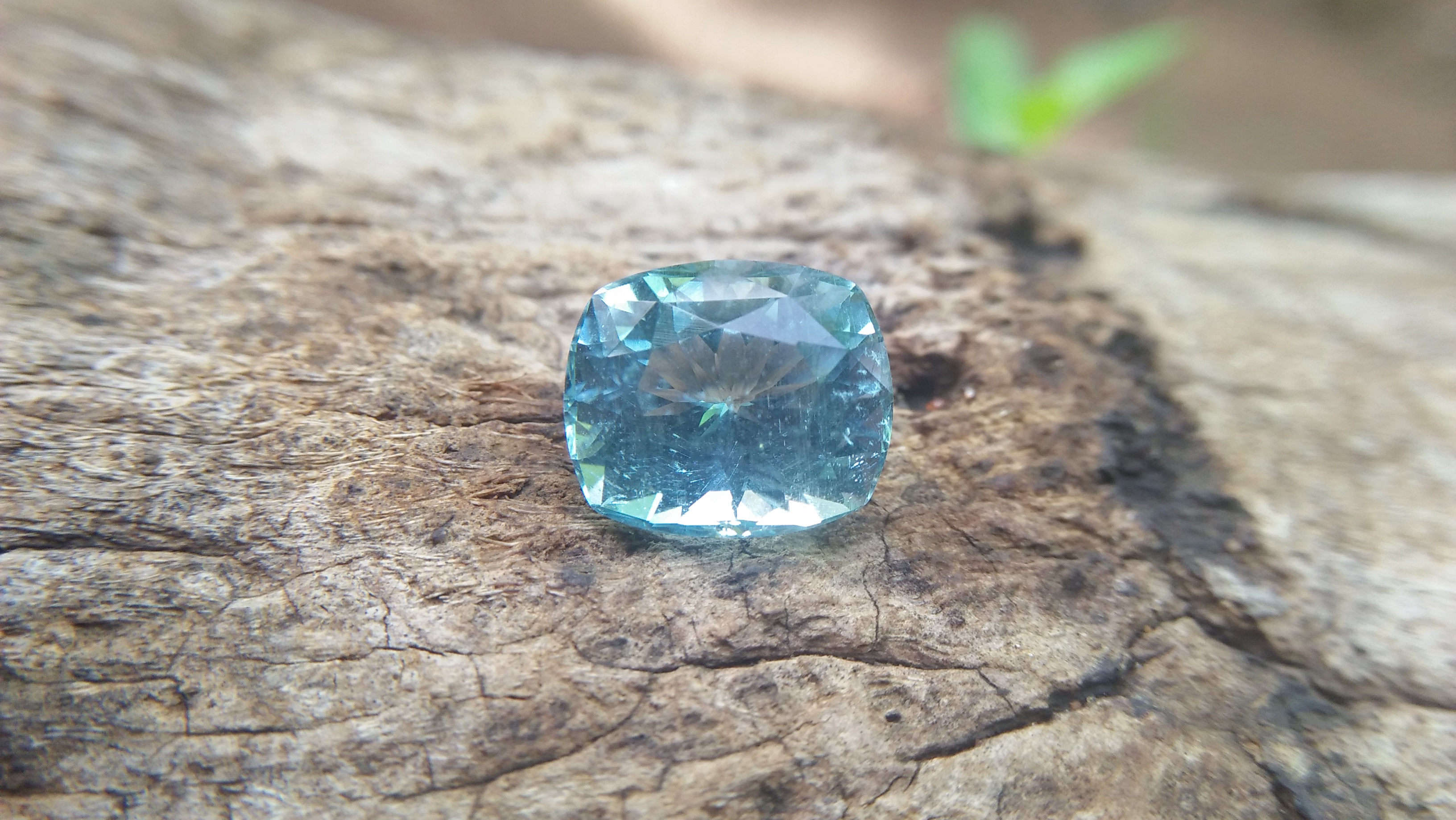 Aquamarine is a color variety of the mineral beryl. Beryl is a mineral composed of beryllium aluminium cyclosilicate with the chemical formula Be₃Al₂. Well-known varieties of beryl include emerald and aquamarine. Naturally occurring, hexagonal crystals of beryl can be up to several meters in size, but terminated crystals are relatively rare. Hardness : 7.5 – 8 Crystal system : Hexagonal Specific gravity : Average 2.76 Optical properties : Uniaxial (-) Refractive index : nω = 1.564–1.595 nε = 1.568–1.602 Healings of Aquamarine, Aquamarine Heals emotional trauma, Cools high temper and conflict, Relieves stress, helps get in touch with suppressed emotions, Brings peace, Clears the mind, Calms the heart and many healing in this stone