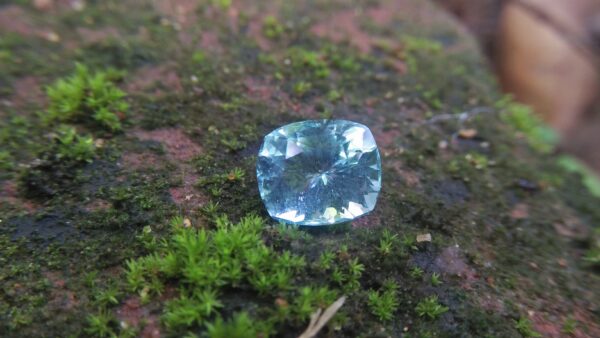 Aquamarine is a color variety of the mineral beryl. Beryl is a mineral composed of beryllium aluminium cyclosilicate with the chemical formula Be₃Al₂. Well-known varieties of beryl include emerald and aquamarine. Naturally occurring, hexagonal crystals of beryl can be up to several meters in size, but terminated crystals are relatively rare. Hardness : 7.5 – 8 Crystal system : Hexagonal Specific gravity : Average 2.76 Optical properties : Uniaxial (-) Refractive index : nω = 1.564–1.595 nε = 1.568–1.602 Healings of Aquamarine, Aquamarine Heals emotional trauma, Cools high temper and conflict, Relieves stress, helps get in touch with suppressed emotions, Brings peace, Clears the mind, Calms the heart and many healing in this stone