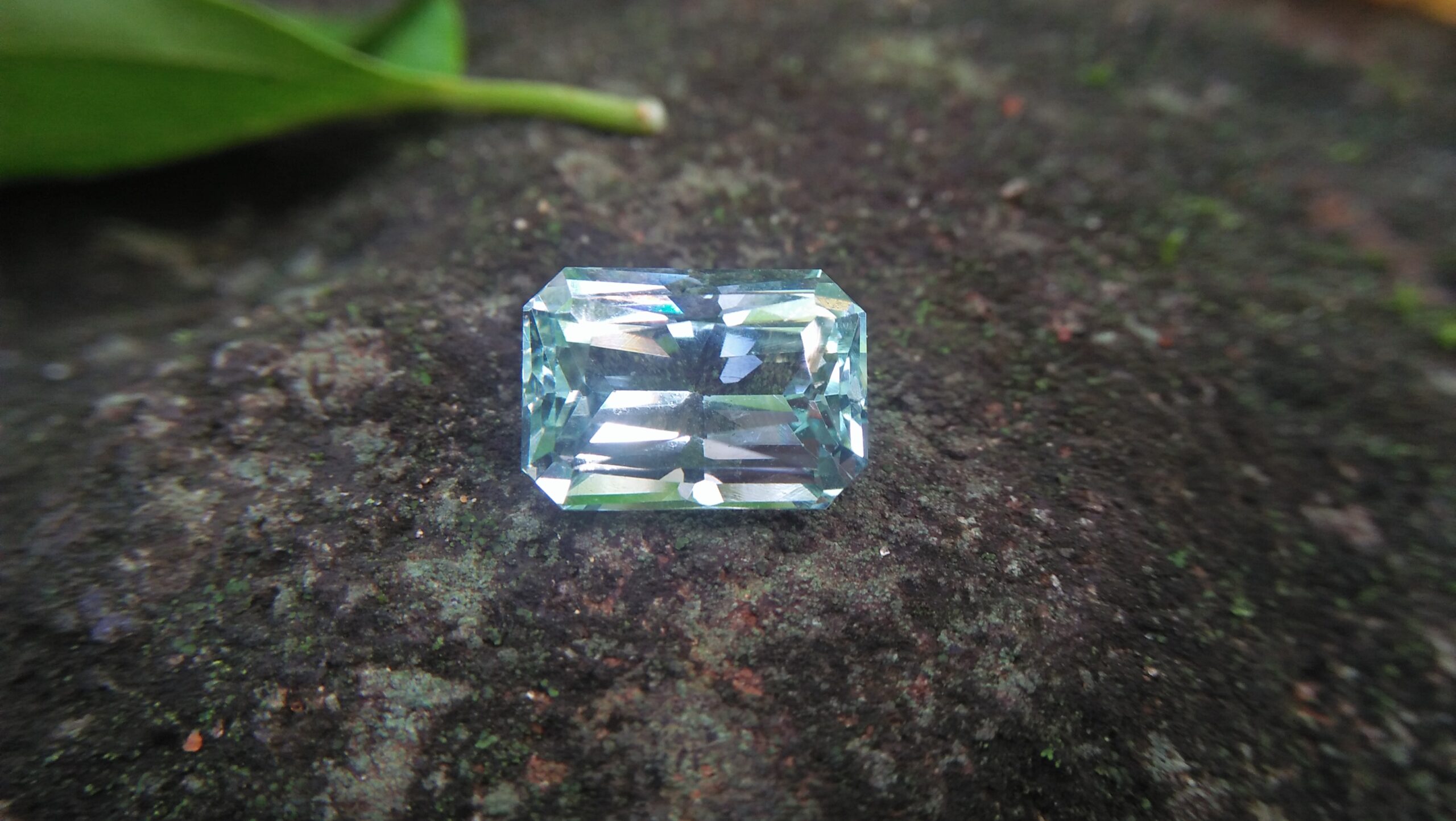 NATURAL TOURMALINE Tourmaline is a crystalline boron silicate mineral compounded with elements such as aluminium, iron, magnesium, sodium, lithium, or potassium. • Chakras - Heart Chakra • Planet - Mercury - Hardness : 7 – 7.5 - Crystal system : Trigonal - Specific gravity : 3.06 - Optical properties : Double refractive, uniaxial negative - Refractive index : nω=1.635–1.675 nε=1.610–1.650 Tourmaline attracts inspiration, compassion, tolerance and prosperity. It balances the right-left sides of the brain. It Helps treat paranoia, overcomes dyslexia and improves hand-eye coordination. Tourmaline releases tension, making it helpful for spinal adjustments