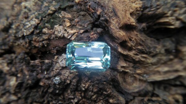 NATURAL TOURMALINE Tourmaline is a crystalline boron silicate mineral compounded with elements such as aluminium, iron, magnesium, sodium, lithium, or potassium. • Chakras - Heart Chakra • Planet - Mercury - Hardness : 7 – 7.5 - Crystal system : Trigonal - Specific gravity : 3.06 - Optical properties : Double refractive, uniaxial negative - Refractive index : nω=1.635–1.675 nε=1.610–1.650 Tourmaline attracts inspiration, compassion, tolerance and prosperity. It balances the right-left sides of the brain. It Helps treat paranoia, overcomes dyslexia and improves hand-eye coordination. Tourmaline releases tension, making it helpful for spinal adjustments