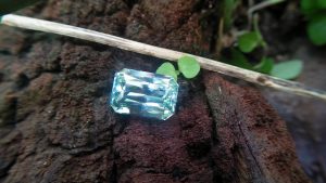 NATURAL TOURMALINE Tourmaline is a crystalline boron silicate mineral compounded with elements such as aluminium, iron, magnesium, sodium, lithium, or potassium. • Chakras - Heart Chakra • Planet - Mercury - Hardness : 7 – 7.5 - Crystal system : Trigonal - Specific gravity : 3.06 - Optical properties : Double refractive, uniaxial negative - Refractive index : nω=1.635–1.675 nε=1.610–1.650 Tourmaline attracts inspiration, compassion, tolerance and prosperity. It balances the right-left sides of the brain. It Helps treat paranoia, overcomes dyslexia and improves hand-eye coordination. Tourmaline releases tension, making it helpful for spinal adjustments