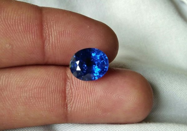 Sapphire is the birthstone for September Blue Sapphire helps activate the unconscious level of the mind and stimulate a dream state. Sapphire frees us from our “inner prisons” and psychic suffering that can cause us to shut down emotionally. Blue Sapphire is also used to relieve headaches, fever, nosebleeds, and issues of the ears, including hearing, infection, inner-ear imbalances and vertigo