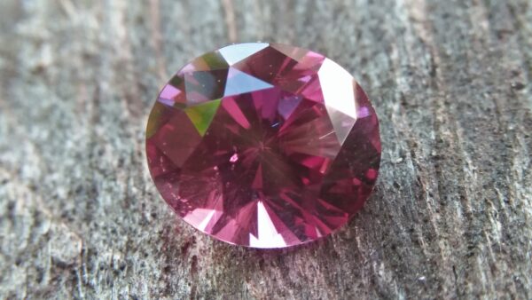 Natural Colour Change Garnet Weight: 3.19Cts Dimension: 9.7mm x 8.31mm x 5.8mm Colour: changing colors Brown, Brownish purple, Orangy Red Clarity : SI Birthstone : January Treatment : None/ Natural