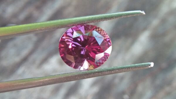 Natural Colour Change Garnet Weight: 3.19Cts Dimension: 9.7mm x 8.31mm x 5.8mm Colour: changing colors Brown, Brownish purple, Orangy Red Clarity : SI Birthstone : January Treatment : None/ Natural