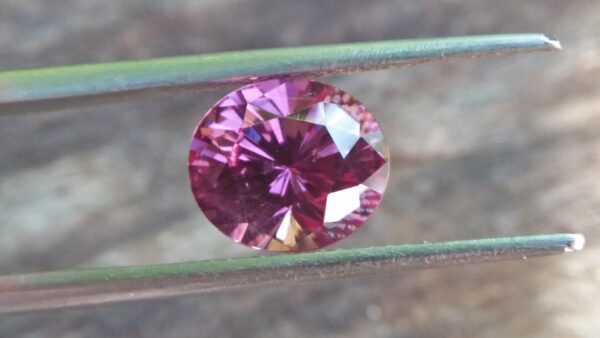 Natural Colour Change Garnet Weight: 3.19Cts Dimension: 9.7mm x 8.31mm x 5.8mm Colour: changing colors Brown, Brownish purple, Orangy Red Clarity : SI Birthstone : January Treatment : None/ Natural