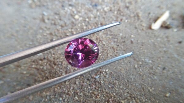 Natural Colour Change Garnet Weight: 3.19Cts Dimension: 9.7mm x 8.31mm x 5.8mm Colour: changing colors Brown, Brownish purple, Orangy Red Clarity : SI Birthstone : January Treatment : None/ Natural