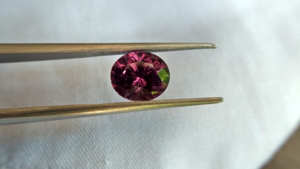 Natural Colour Change Garnet Weight: 3.19Cts Dimension: 9.7mm x 8.31mm x 5.8mm Colour: changing colors Brown, Brownish purple, Orangy Red Clarity : SI Birthstone : January Treatment : None/ Natural