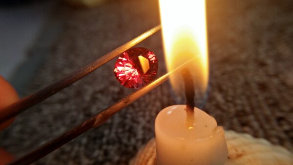 Natural Colour Change Garnet Weight: 3.19Cts Dimension: 9.7mm x 8.31mm x 5.8mm Colour: changing colors Brown, Brownish purple, Orangy Red Clarity : SI Birthstone : January Treatment : None/ Natural