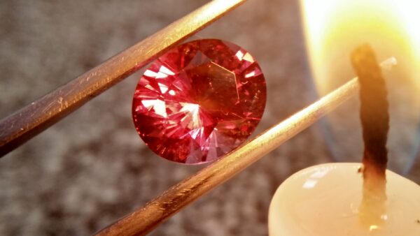 Natural Colour Change Garnet Weight: 3.19Cts Dimension: 9.7mm x 8.31mm x 5.8mm Colour: changing colors Brown, Brownish purple, Orangy Red Clarity : SI Birthstone : January Treatment : None/ Natural