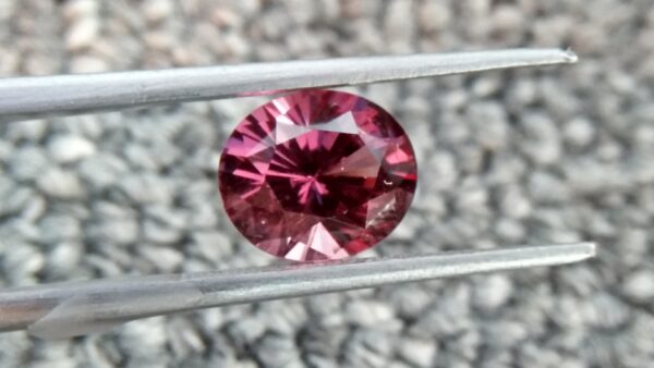 Natural Colour Change Garnet Weight: 3.19Cts Dimension: 9.7mm x 8.31mm x 5.8mm Colour: changing colors Brown, Brownish purple, Orangy Red Clarity : SI Birthstone : January Treatment : None/ Natural